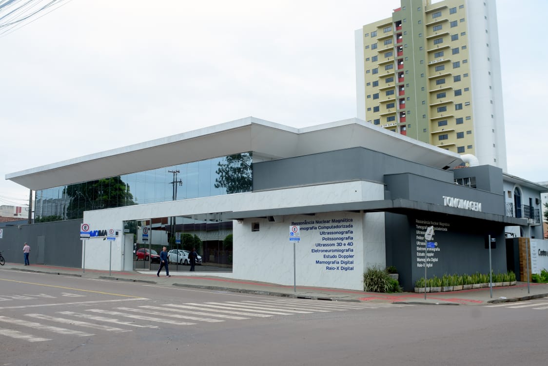 Fachada da clínica TOMOIMAGEM em Campo Mourão