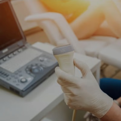 Exame de ultrassonografia e Doppler